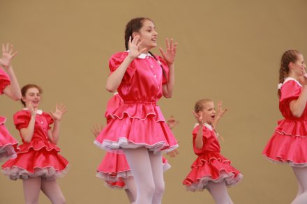 Uczestnicy pokazów tanecznych